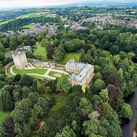 ホテル Appleby Castle エクステリア 写真